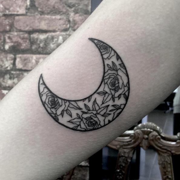 48 Magnificent Moon Tattoo Designs &amp; Ideas - TattooBlend