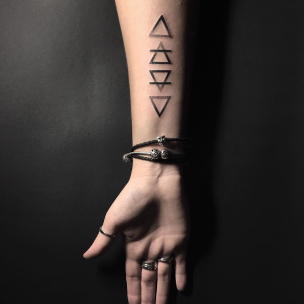 Gradient triangles by Anastasia Slutskaya