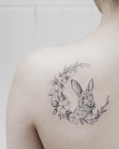 54 Classic Floral Tattoo Ideas for Spring - TattooBlend