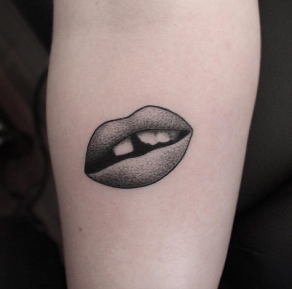 35 Most Impressive Mouth, Lip, and Kiss Tattoos - TattooBlend