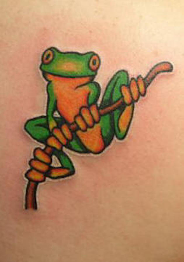 frog-chillen-tattoo