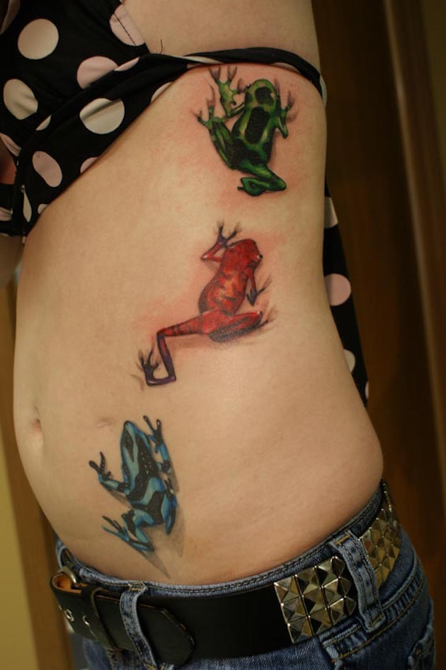 frogs-climbing-tattoo