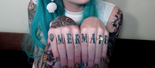 knuckle-mermaid-tattoo