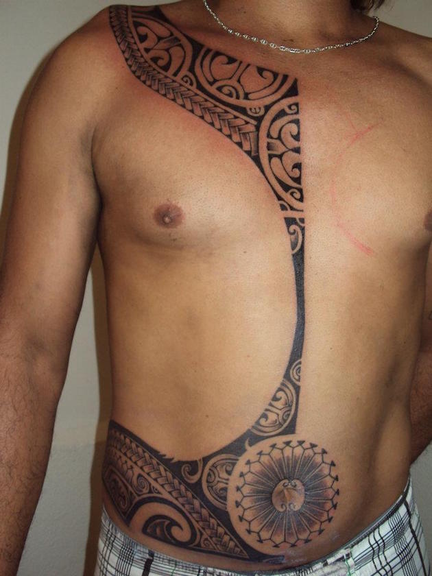 large-stomach-maori-tribal-tattoo