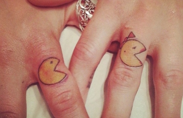 pacman-wedding-ring-tattoo