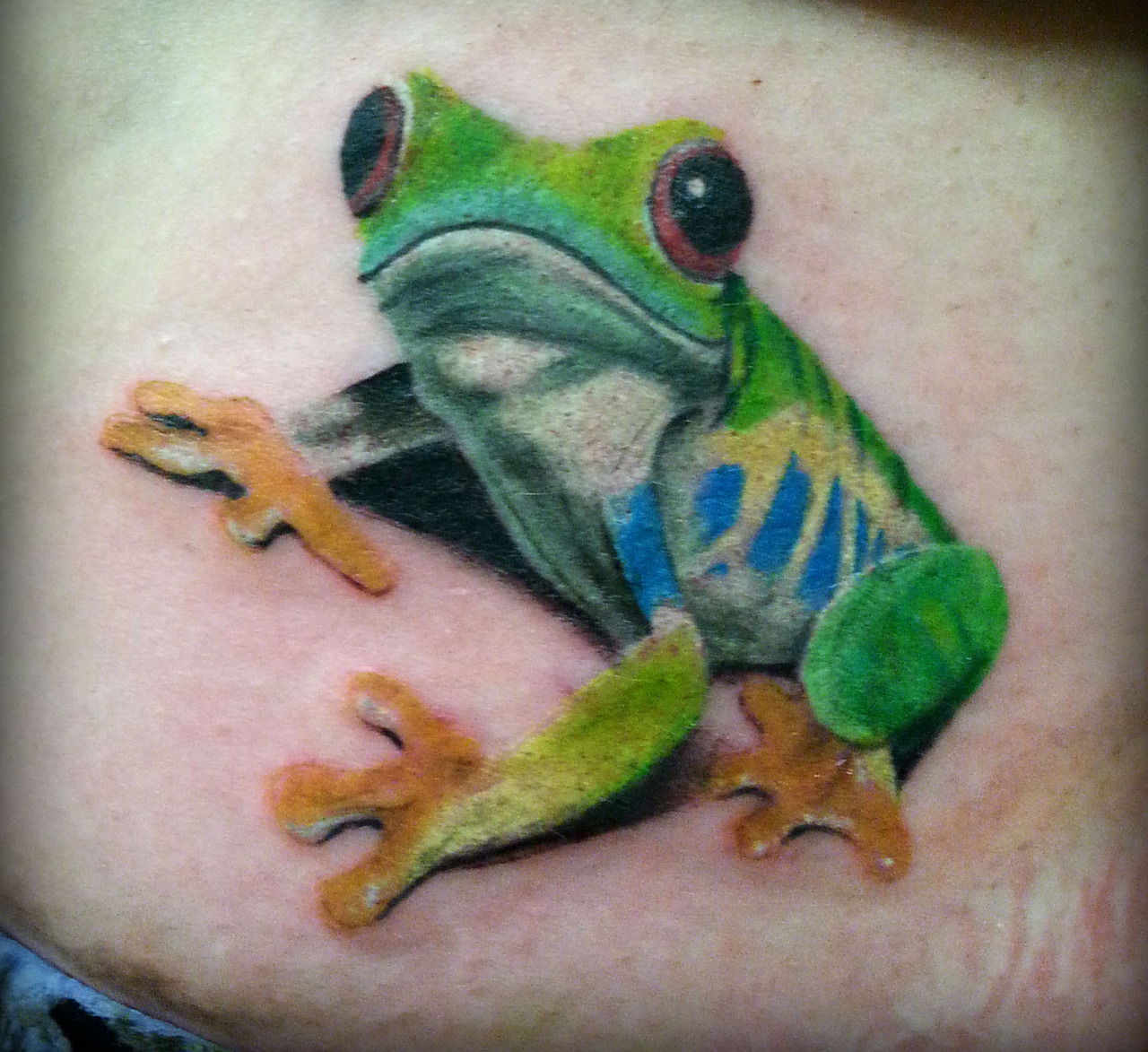 realistic-frog-tattoo
