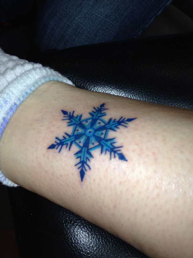 disney-frozen-snowflake-tattoo
