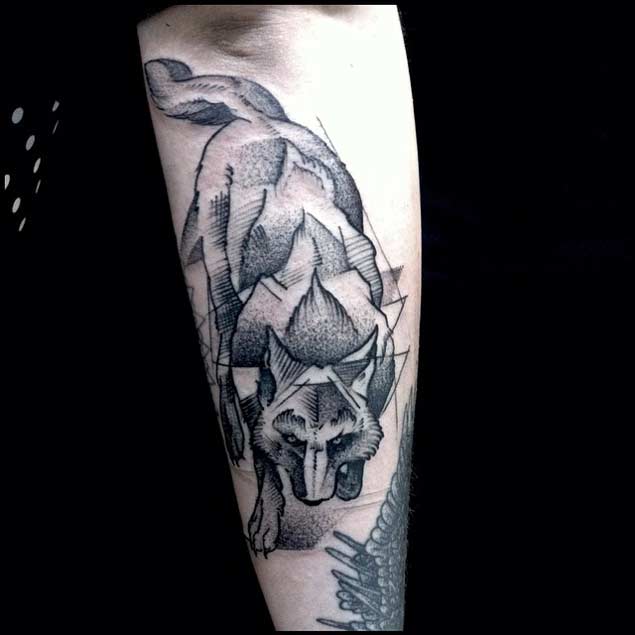 dotwork-geometric-wolf-tattoo
