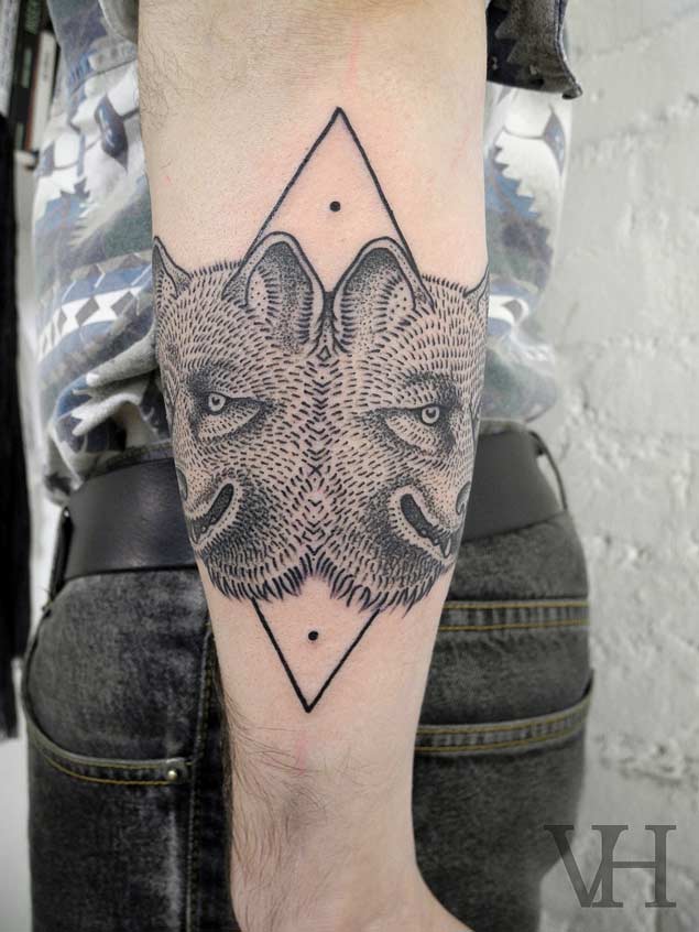 dotwork-wolf-tattoo