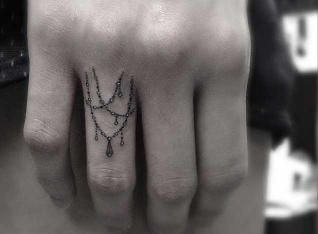 pretty-finger-tattoo