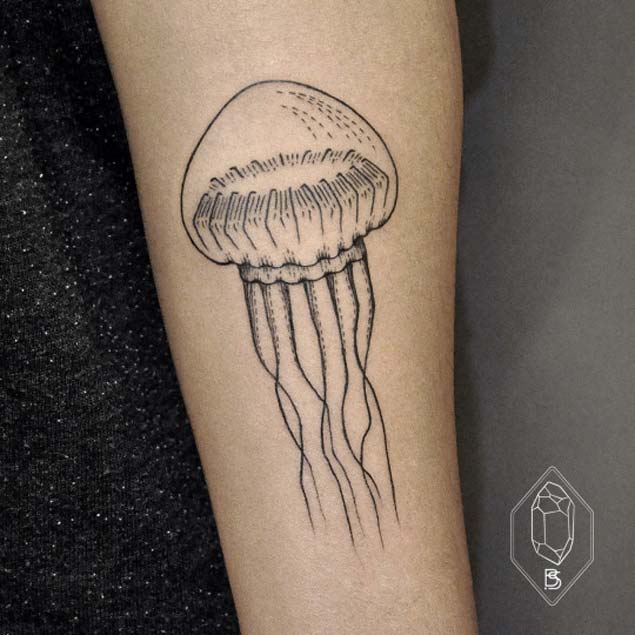 simple-jellyfish-tattoo