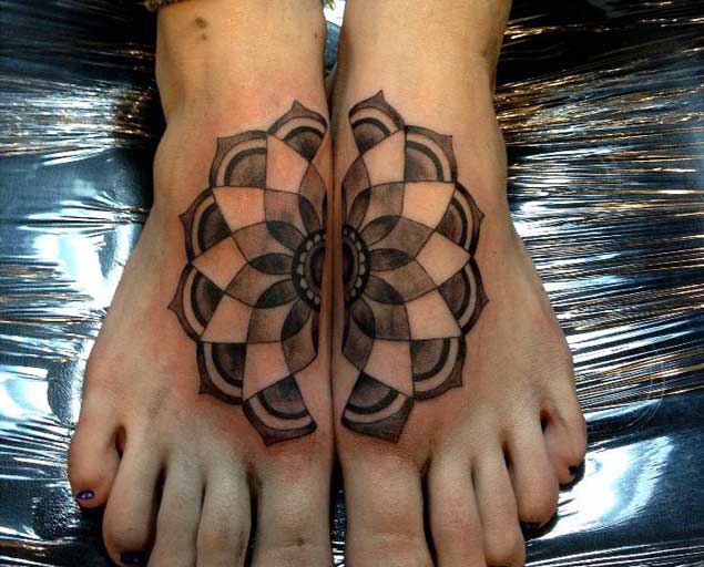 25 Symmetrically Satisfying Connecting Tattoo Designs - TattooBlend
