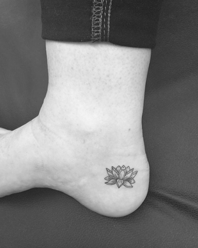 Tiny-lotus-flower-tattoo