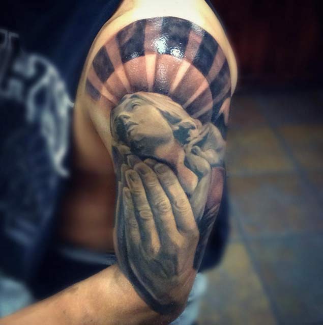 awesome-praying-hands-tattoo