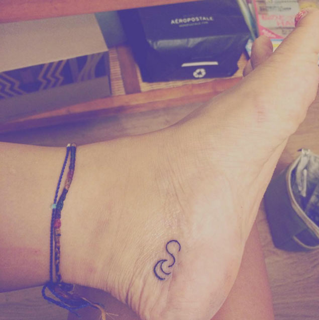 tiny-wave-tattoo