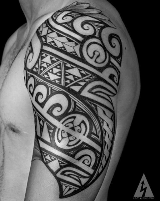 Upper Arm Tribal Tattoo by Kenny Brown 