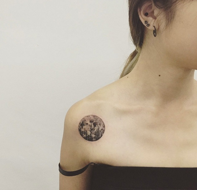 Moon Shoulder Tattoo by ilwol