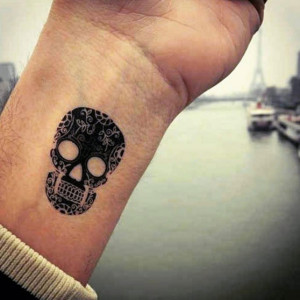 50 Amazing Wrist Tattoos For Men & Women - TattooBlend