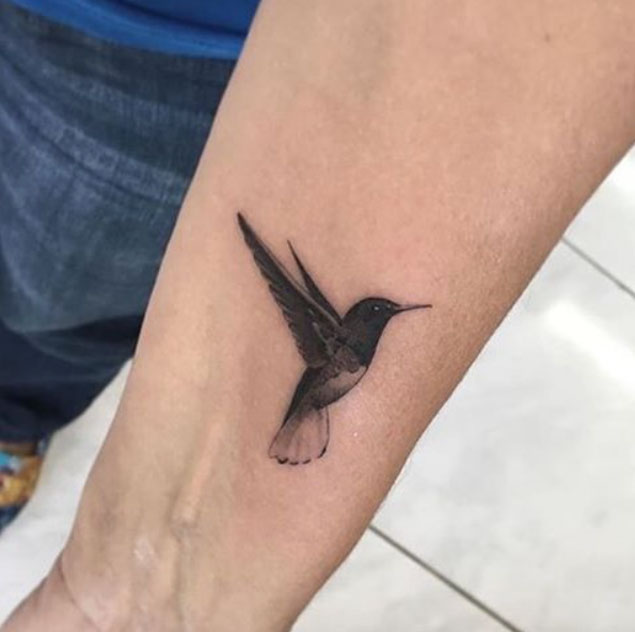 Tiny Blackwork Hummingbird Tattoo by Fillipe Pacheco