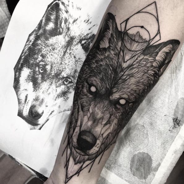 Wolf Tattoo on Forearm by Fredão Oliveira
