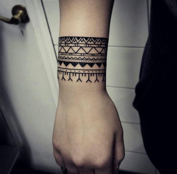 Bracelet Tattoo Design by Antoine Gaumont