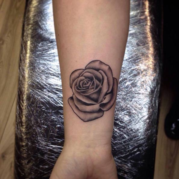 70+ Gorgeous Rose Tattoos That Put All Others To Shame - TattooBlend

