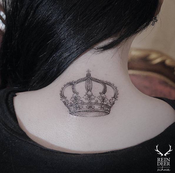 Crown on Back Neck by Zihwa