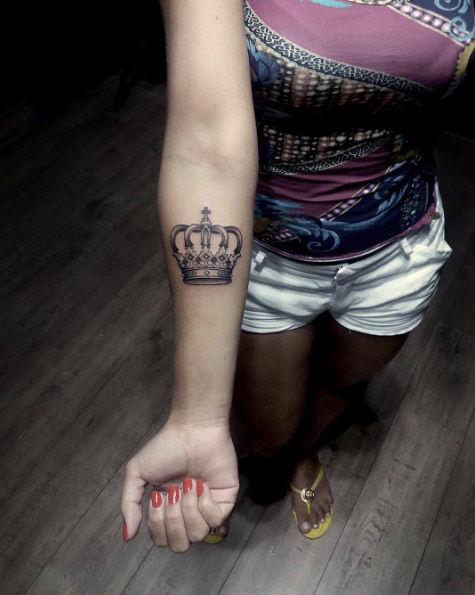 Black and Gray Crown Tattoo by Ponta Verde