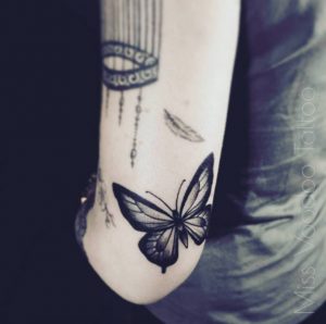 farfalla tattooblend tatuaggio cotovelo bigodino gomito hermana