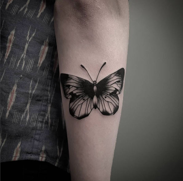 28 Beautiful Black and Grey Butterfly Tattoos - TattooBlend