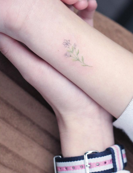 Small Floral Piece by Mini Lau