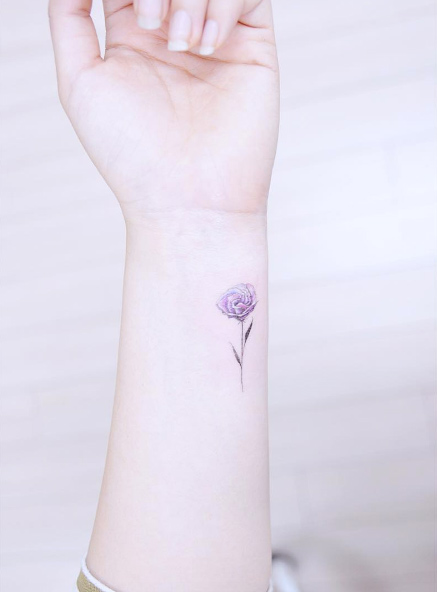 40 Beautiful Tiny Wrist Tattoos For Women Tattooblend 