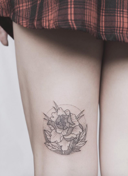Floral thigh design by Tritoan Ly
