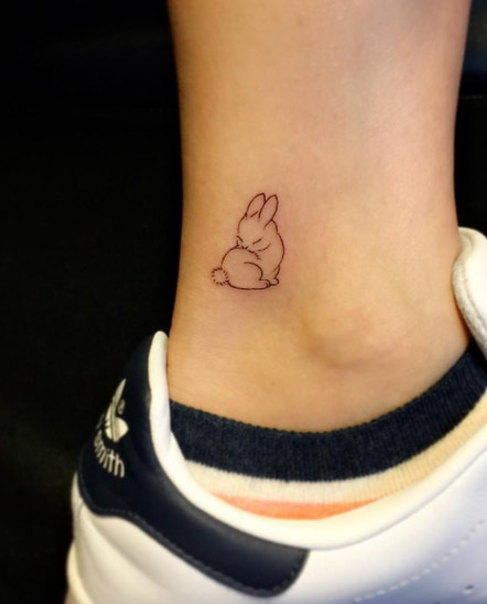 101 Tiny Girl Tattoo Ideas For Your First Ink - TattooBlend