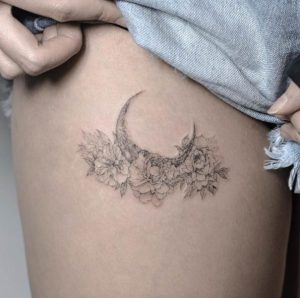 These 45 Thigh Tattoos For Women Might Just Be The Best Ever - TattooBlend