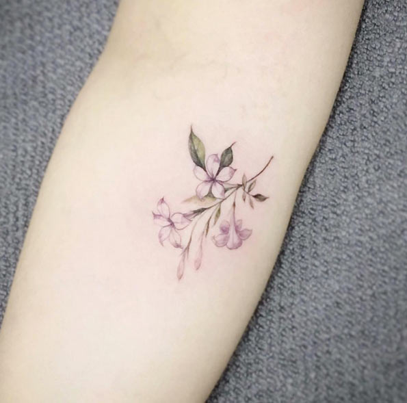 40+ Ever-So-Tasteful Forearm Tattoos For Women - TattooBlend
