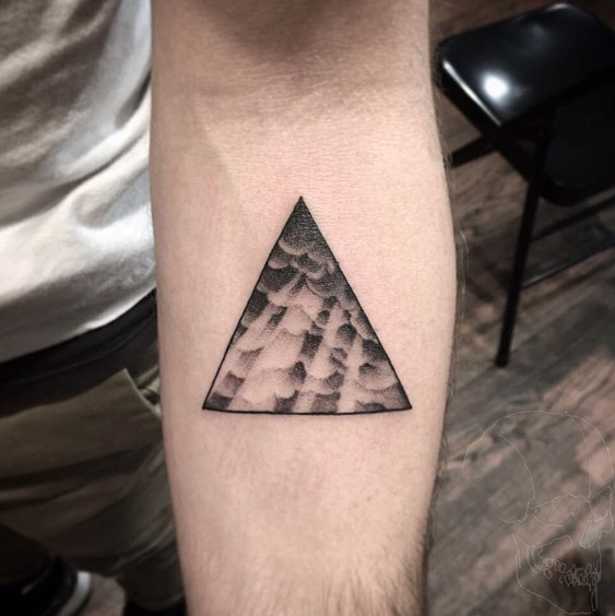 Triangular glyph by F. Smith