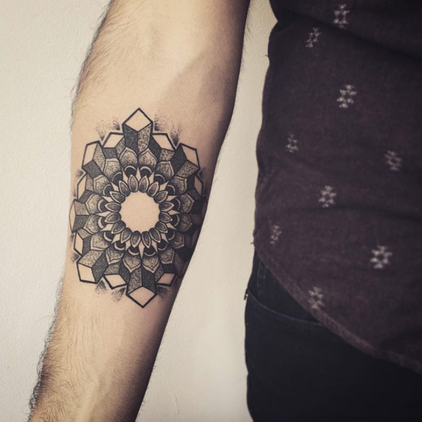 Mandala design by Raul Wesche