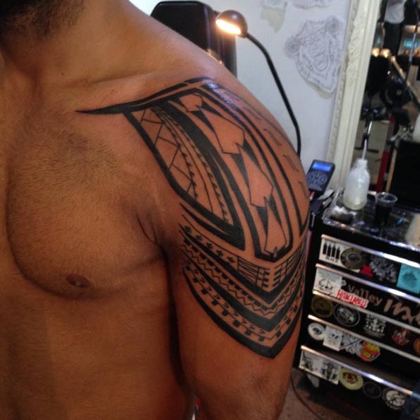 Tribal shoulder piece by Valley Ink