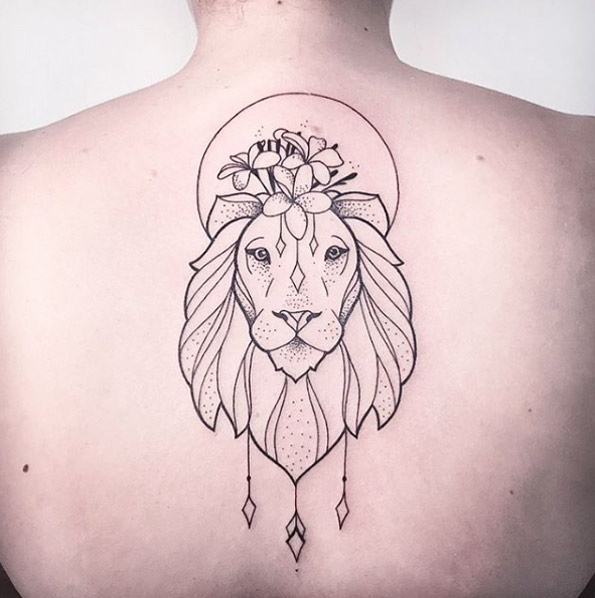 Minimalistic lion tattoo by Melina Wendlandt