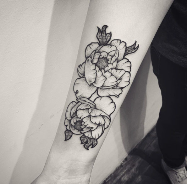 Peonies on forearm by Raul Wesche
