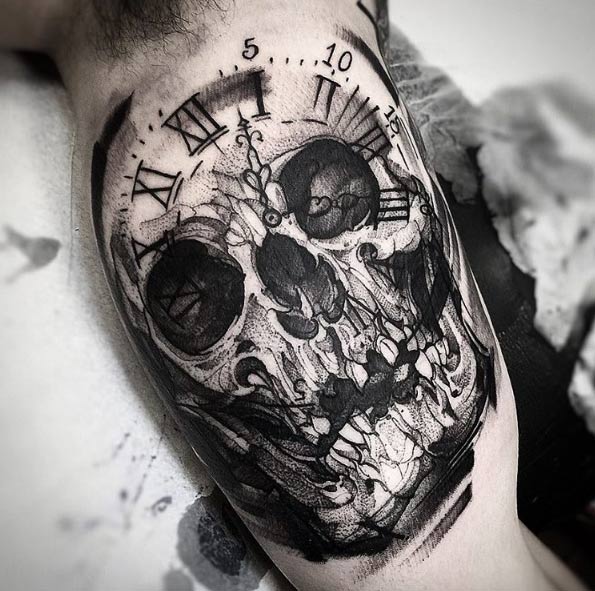 Blackwork skull tattoo by Fredão Oliveira