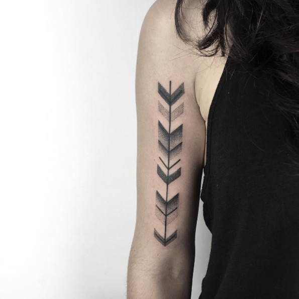 Geometric/dotwork arrow tattoo by Ana Godoy