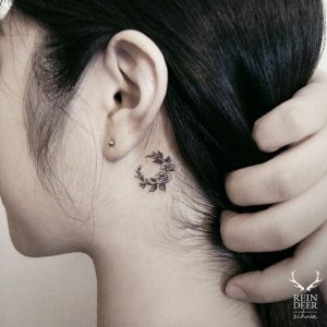 63 Fabulous Feminine Tattoo Design Ideas - TattooBlend