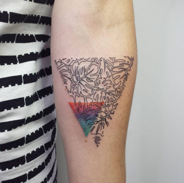Triangular palm leaf tattoo by Aline Wata