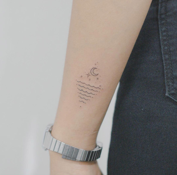 Minimalistic moon and lake by Tattooist Doy