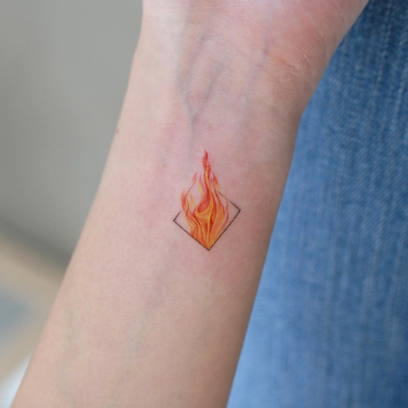 Tiny flames by Tattooist Doy