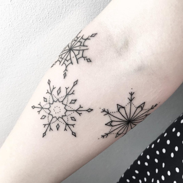 Simple blackwork snowflakes by Maria Fernandez