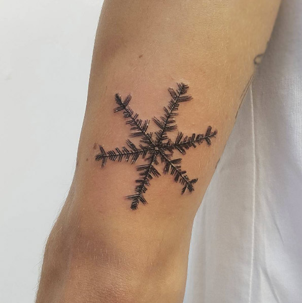 Linework snowflake tattoo by Isabel Barcelona