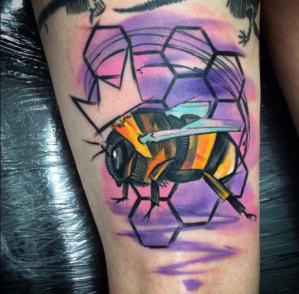 Colorful sketch style bee tattoo by Szabi